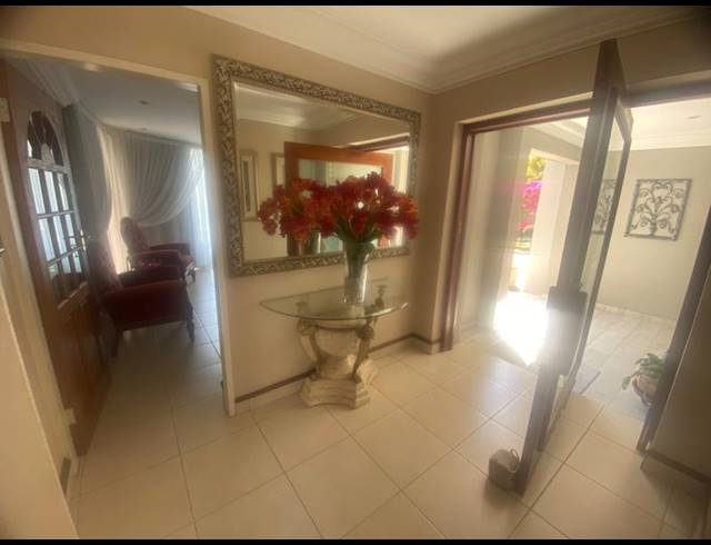 3 BEDROOM HOUSE FOR SALE IN CLUBVILLE